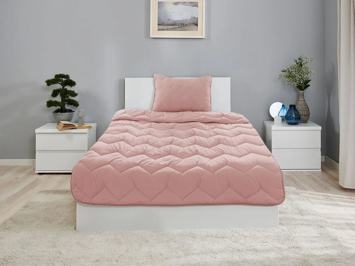 Set plapumă și pernă Velvet – rafinament și confort absolut